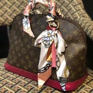 💯 Authentic Louis Vuitton Alma Additional photos